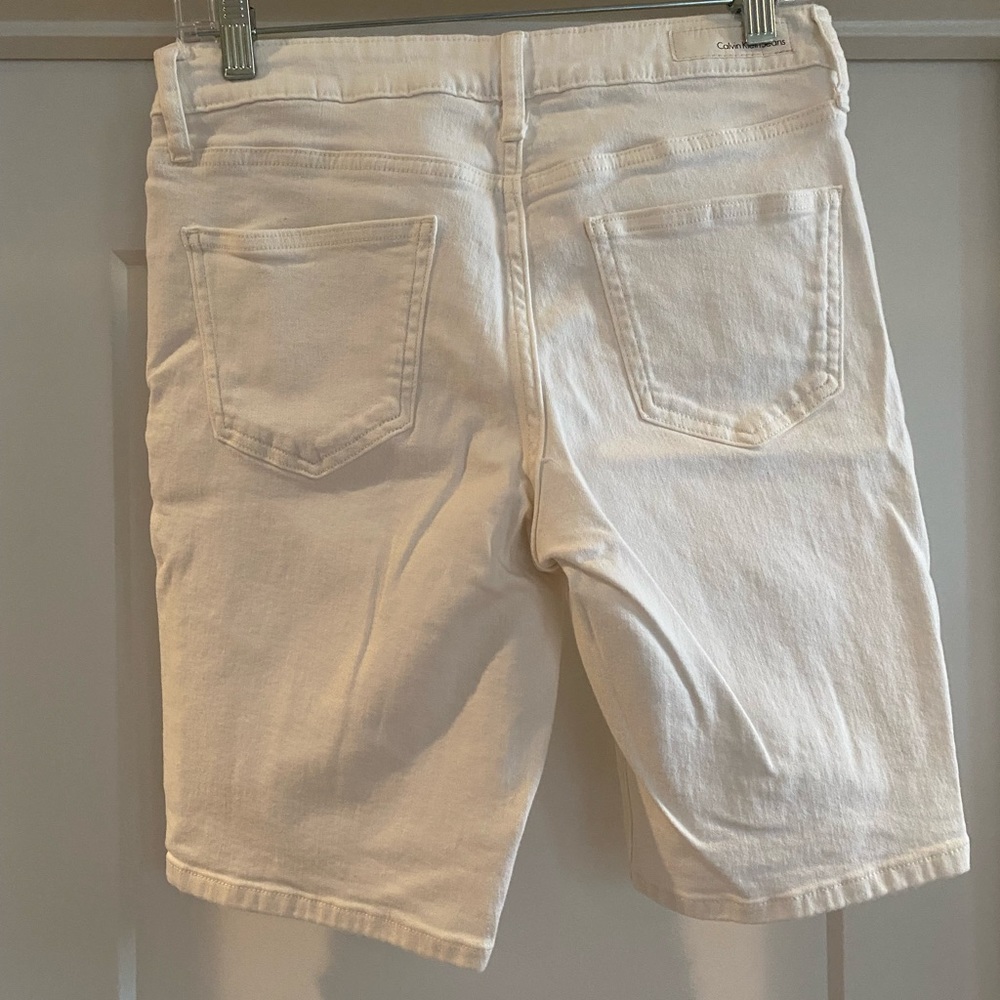 Calvin Klein - Picture 3 of 3
